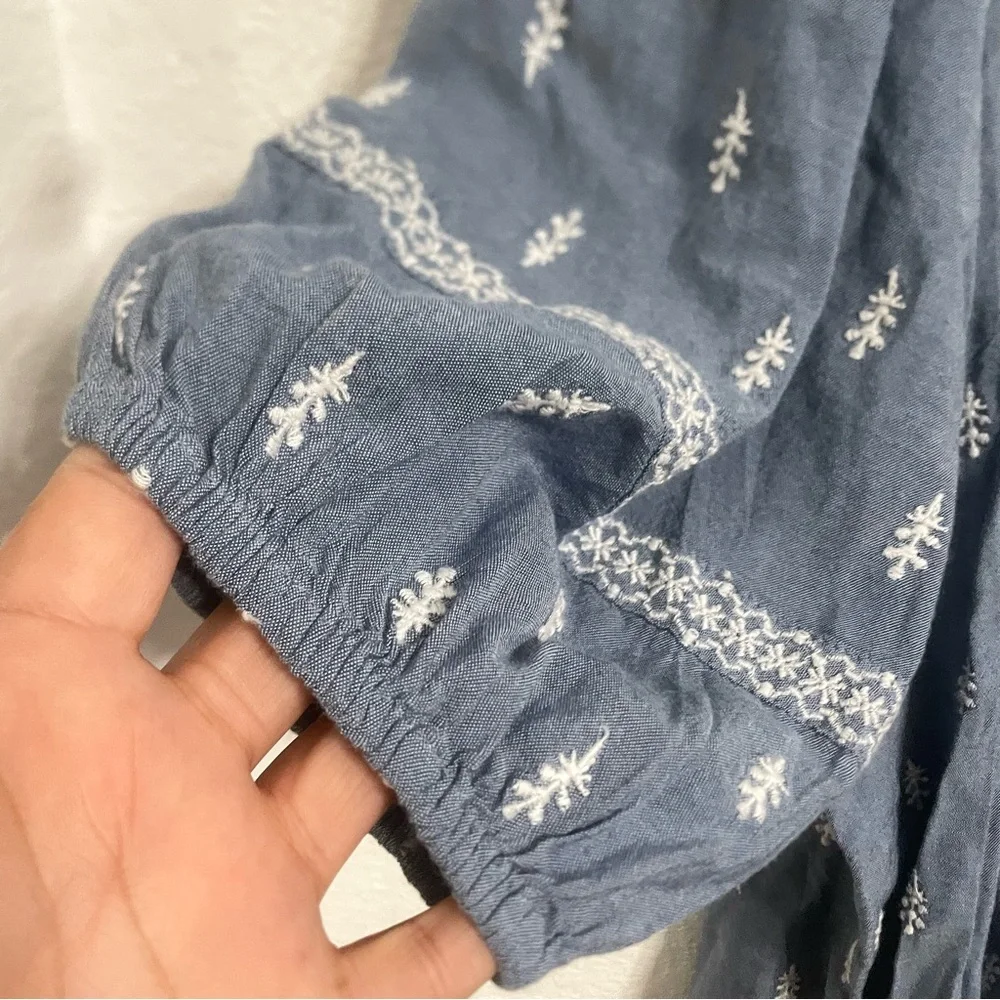 Old Navy Womens Shirt Blouse Blue White Peasant Floral Embroidered Size Medium